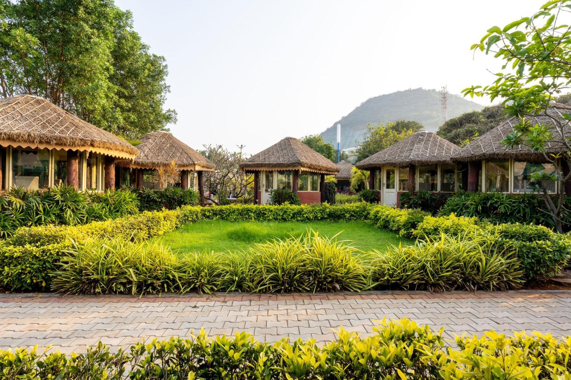 Shore Front Resort فيساخاباتنام المظهر الخارجي الصورة