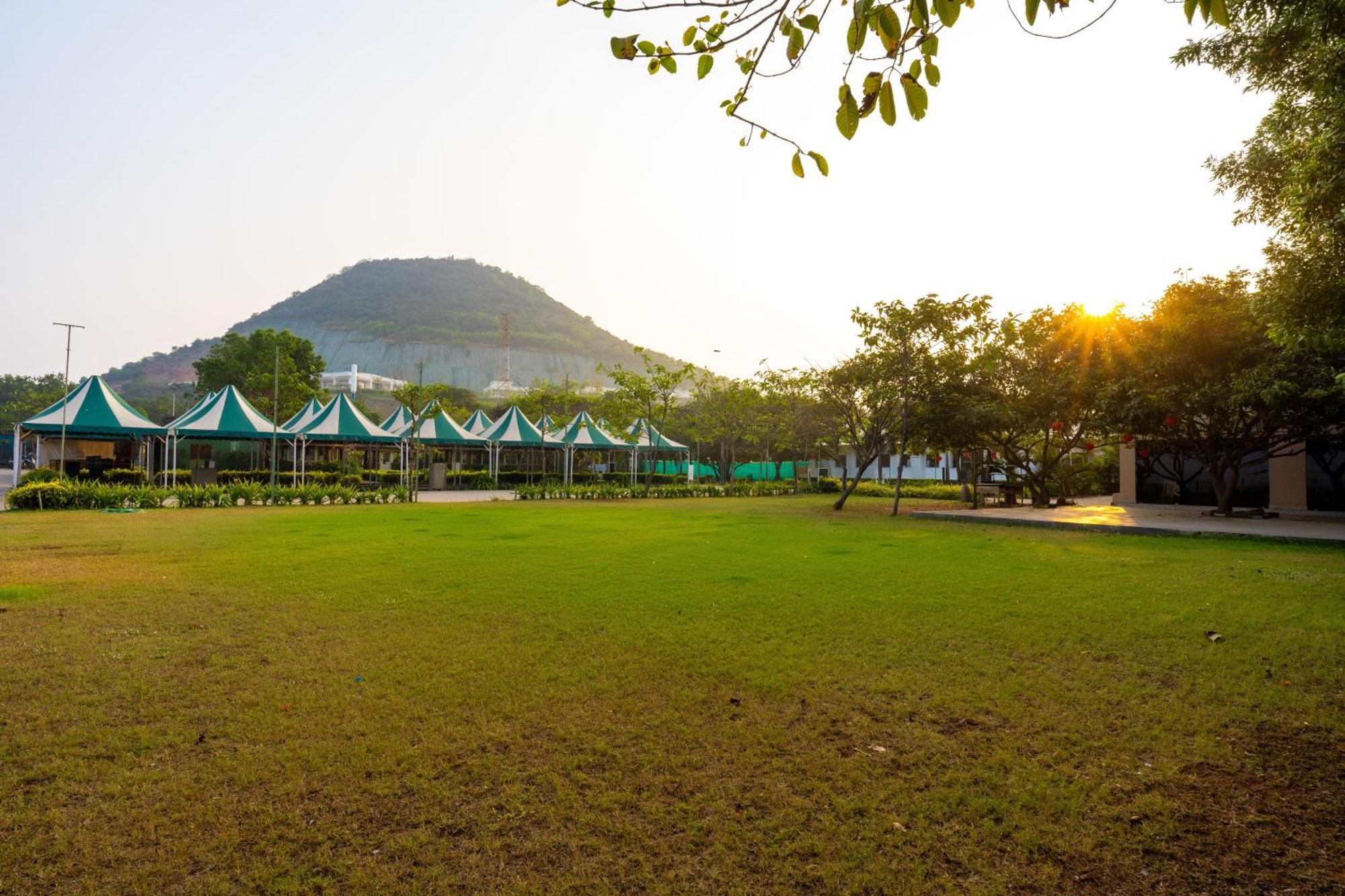 Shore Front Resort فيساخاباتنام المظهر الخارجي الصورة